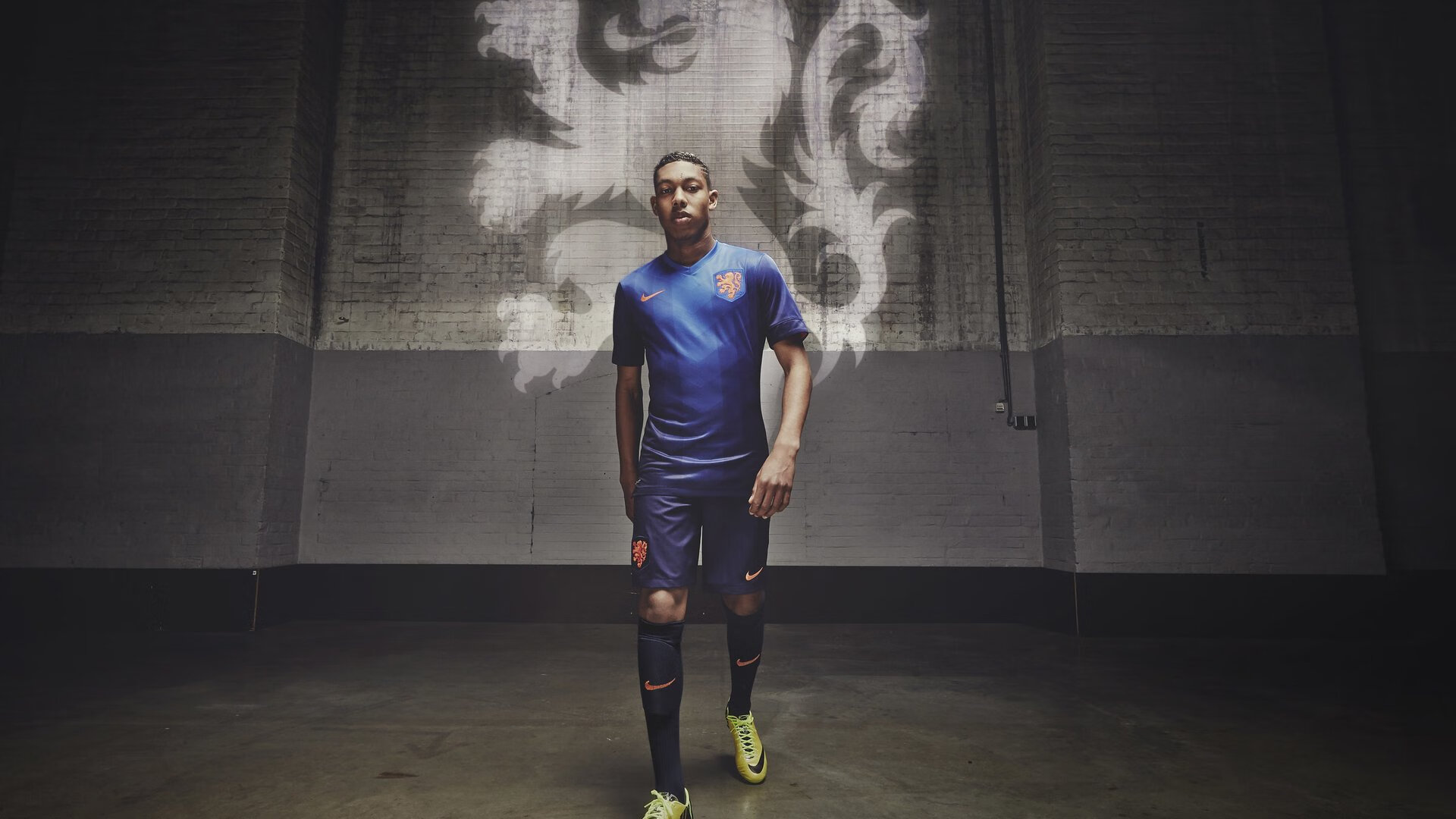 弗朗索瓦·斯图尔特:南非队的全能型中场,攻防两端完美融合,弗朗索瓦维拉斯